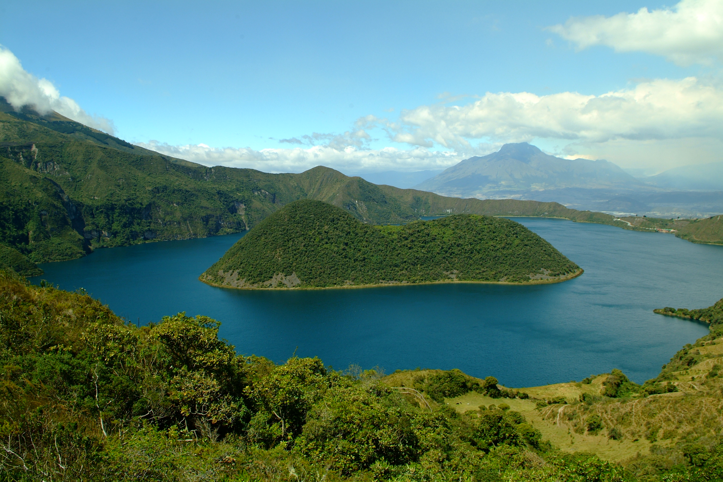 Ruta privada entre volcanes de los Andes ecuatorianos
